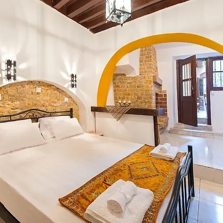 Hotel Muses 3*